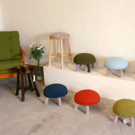 upholsterの椅子が届きました。